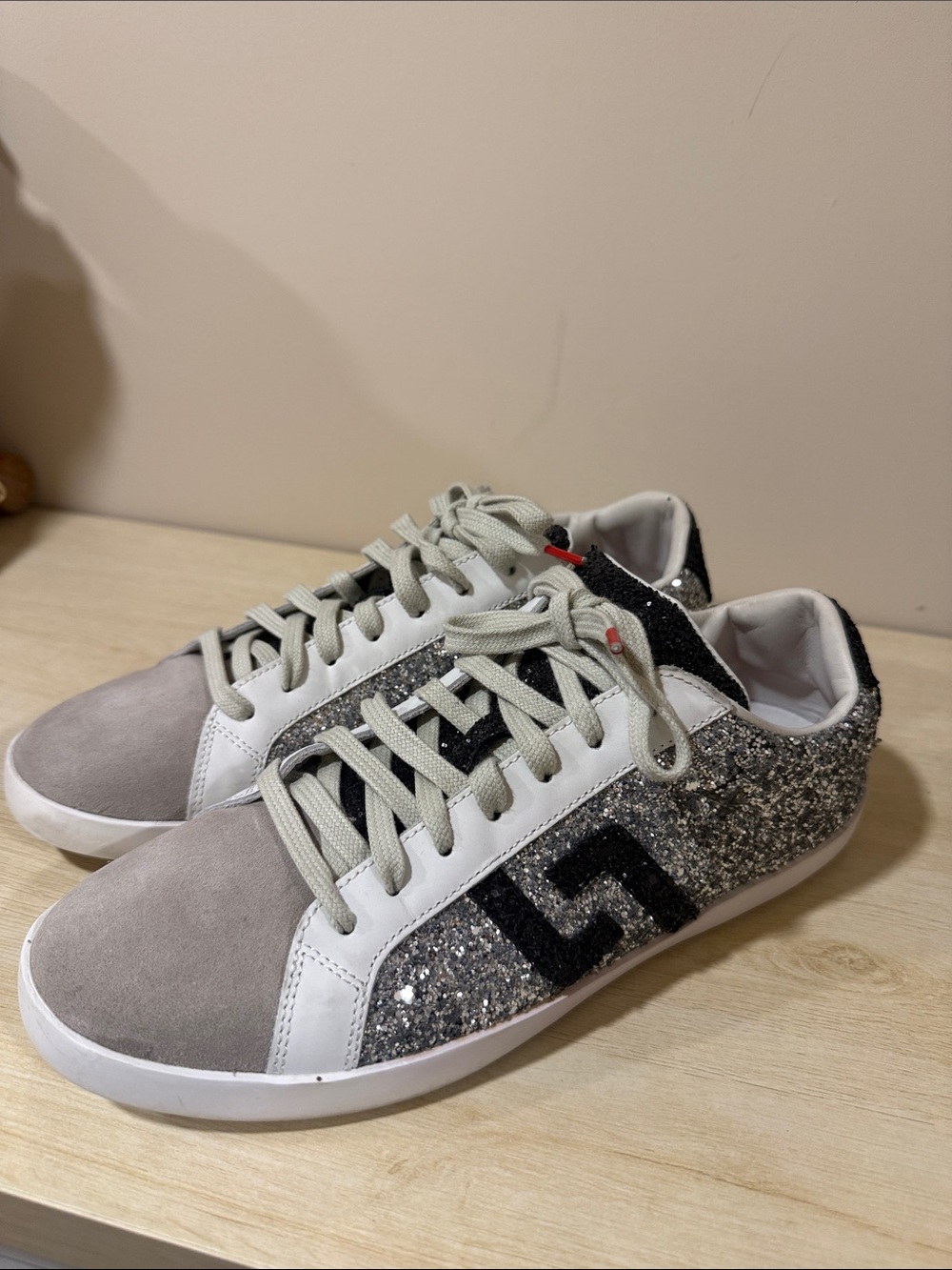 Women’s Rollie Glitter Accent Gray & Silver Casual Sneakers